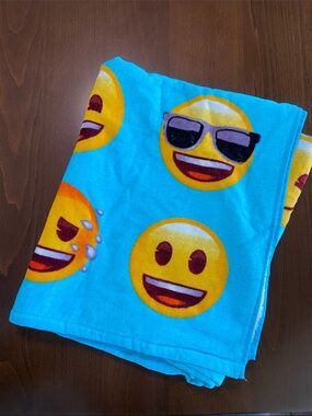 2/$20 sale* Turquoise and Yellow Oversized Emoji Pool/Beach Towel. New